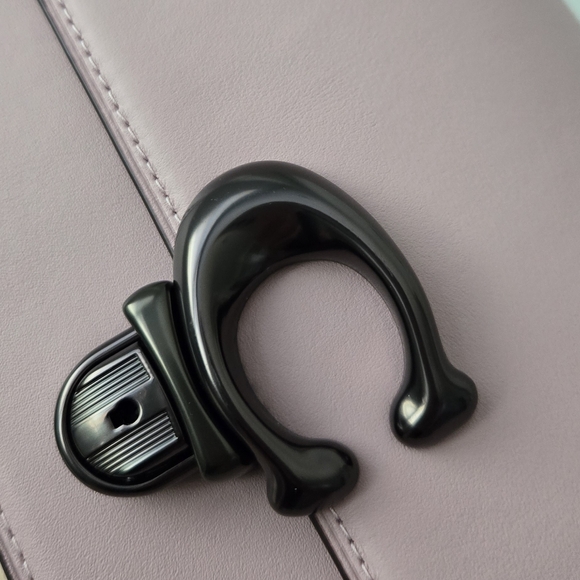 Coach Studio 19 - Picture 7 of 16